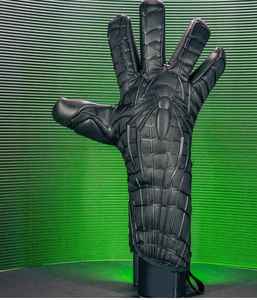 Gardien de but professionnel Grade Grip 4mm latex allemand assure une manipulation de balle de haut niveau Personnaliser les coupes - Product Image 2