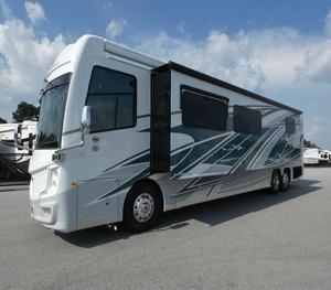 Último Modelo 2025 F-l-e-e-t-w-o-o-d Pa-l-i-s-a-d-e 4-5-D-S Euro 6, Emisión Euro 6, 4-6 Pasajeros, Vehículo Listo para Acampar - Product Image 1