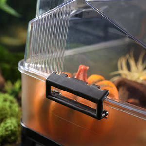 فيلا زواحف إبداعية من البلاستيك 360 درجة °   حوض زواحف آمن وخفيف الوزن وشفاف ومقاوم للهروب مع نافذة إطعام - Product Image 6