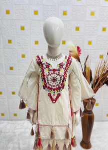 Shalwar Kameez Largo Hecho a Mano para Bebés Niñas, Tradicional, Elegante, Cómodo, para Fiestas y Uso Diario - Product Image 2
