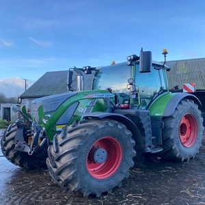Obtenga Fendt 724 Vario Now Tractor de calidad premium Perfecto para tareas pesadas Entrega rápida disponible para su granja - Product Image 5
