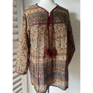 Blusa con Cuello en V para Mujer, Estampado Floral Bohemio, Diseño Bordado de Prado, Tallas XS-4XL, Hecha de Seda, Popelina, Satén, Chifón y Lino - Product Image 5