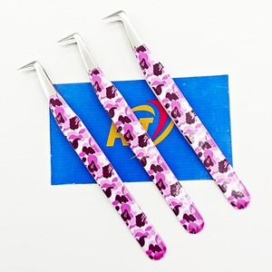 Pince à épiler professionnelle anti-magnétique en acier inoxydable à pointe fine, design camouflage violet, pour extensions de cils, marque privée - Product Image 5