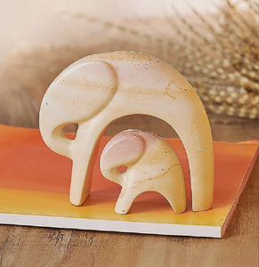 Sculpté à la main Abstrait Love Soapstone Art, Un beau symbole de connexion et d'harmonie, disponible au prix de gros. - Product Image 3