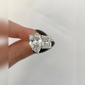 Anillo de Compromiso de Dos Piedras en Oro Platino, Plata, 10K, 14K, 18K con Engaste de Diamante Corte Pera, Proveedor y Fabricante Mayorista - Product Image 1