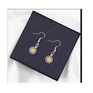 Boucles d'oreilles classiques Offre Spéciale en acier inoxydable bijoux simples et durables pour une utilisation parfaite au bureau et en fête disponibles à la vente - Product Image 4