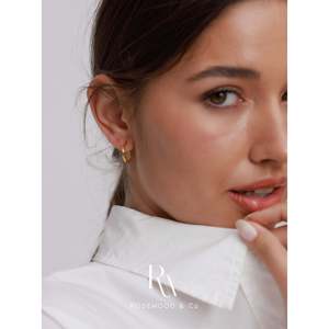 Boucles d'oreilles créoles torsadées délicates plaquées or 18 carats, non ternissantes, légères et tendance, cadeau idéal pour elle, pour maman - Product Image 6