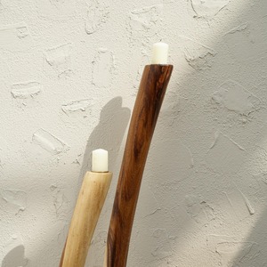 Porte-bougie en bois rustique, centre de table vintage, décoration élégante pour la maison, support décoratif pour la cire, élégant accent d'ameublement - Product Image 2