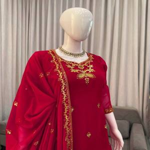 Conjunto Sharara de Georgette Sintética para Mujer VASTRA COTTAGE con Top Bordado y Dupatta, Traje Étnico con Lentejuelas para Fiestas - Product Image 1