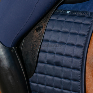 Tapis de selle anglais matelassé de luxe respirant et durable avec doublure douce pour un confort et un style personnalisés - Product Image 3