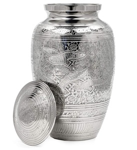 Ailes d'Ange Conception de la Sainte Croix Urne de Crémation pour le Stockage et la Conservation des Cendres Finition Blanche Love Memento Personnalisable - Product Image 4