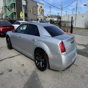 Chrysler 300 S V6 2022 en parfait état - Product Image 2