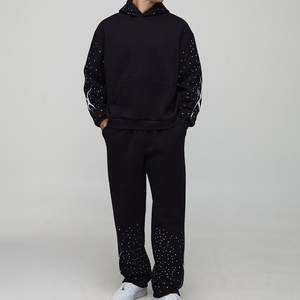 Venta al por mayor de moda diseño de diamantes de imitación personalizados para hombres chándal Streetwear chándales de alta exigencia para invierno transpirable personalizado - Product Image 1
