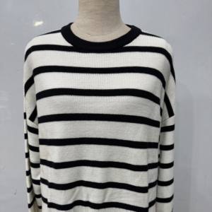 เสื้อคาร์ดิแกนไหมพรมแขนยาวคอวีลายทาง ระบายอากาศได้ดี พร้อมโลโก้ที่ปรับแต่งได้ สไตล์ลำลองสำหรับฤดูหนาว ใส่ได้ทั้งชายและหญิง - Product Image 1