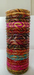 Bracelets en forme d'ancre personnalisés, en spirale torsadée, finition pailletée multicolore pour occasions festives, glamour, mariage et cadeaux - Product Image 5