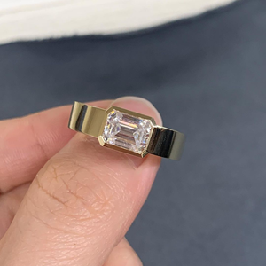 Conjunto de bisel de diamante cultivado en laboratorio de corte esmeralda de 1,50 quilates, anillo de joyería de boda, oro amarillo de 14 quilates - Product Image 1