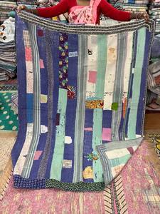Colcha Reversible de Algodón Kantha con Parches, Acolchada a Mano, 300 Hilos, Estilo Vintage Boho, Cubrecama Ligero - Product Image 1