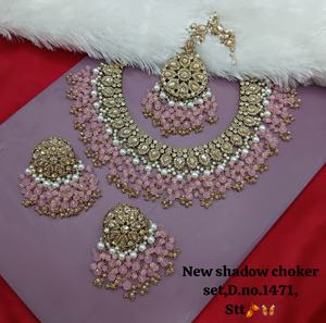 Parure de collier ras-du-cou et boucles d'oreilles pendantes en alliage plaqué or antique, ornée de zircon cubique et de cristaux, style ethnique, pour femme, idéale pour fiançailles et mariages - Product Image 2