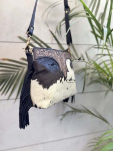Bolso de Hombro de Cuero Vacuno con Flecos, Diseño Nuevo, Tallado a Mano, Estilo Bohemio Gitano, Vintage, Hecho a Mano - Product Image 2