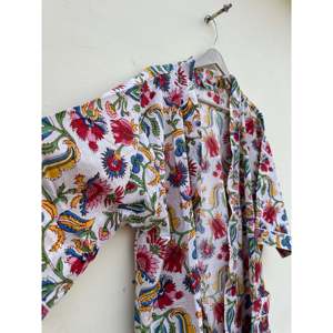 Bestseller - Robe kimono en coton léger à fleurs - Vêtement de nuit doux pour femmes - Pour la maison - Motif animalier - Product Image 4