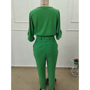 Ensemble deux pièces pour femme, chemisier en crêpe à manches courtes et col boutonné, pantalon assorti, 32308 - Vert - Product Image 6