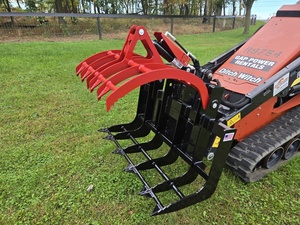 มีของตอนนี้ MINI Skid steer HYBRID Grapple - Product Image 1