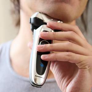 Rasoir électrique pour homme Wet/Dry avec tondeuse escamotable et 5 lames, étanche IPX7, mini rasoir avec tête pivotante Mi-Ti-Flex - Product Image 2