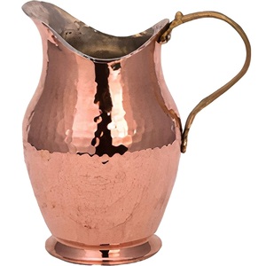 Pichet décoratif en métal cuivré écologique avec large ouverture et base solide pour servir de l'eau ou du jus pendant les rassemblements à la maison - Product Image 1