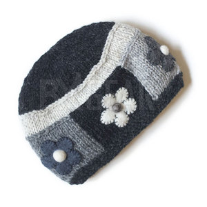 Estilo único fabricado en Pakistán con gorros bordados de tamaño y color personalizados hechos de materiales suaves y duraderos - Product Image 3