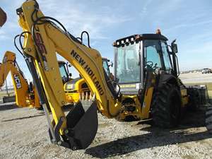 Puissante chargeuse-pelleteuse New Holland B95C à vendre, idéale pour la construction et les travaux lourds - Product Image 4