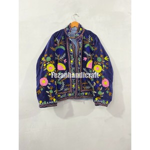 Veste d'hiver courte unisexe avec broderie en velours Suzani, manteau en gros avec doublure en coton pour les fêtes d'automne, veste pour femmes - Product Image 5