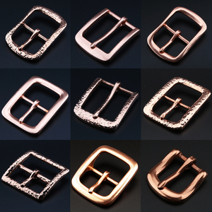 Hebilla de cinturón informal hecha a mano, hebilla de alfiler de cobre rojo para hombre con cuero púrpura, nuevo diseño de hebilla de latón - Product Image 1