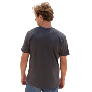 เสื้อยืดคอกลมผู้ชาย สีเทาเข้ม ผ้าฝ้ายออร์แกนิค 100% ระดับพรีเมียม ผ่านการรับรอง GOTS ผ้าไม่หด ระบายอากาศได้ดี ทรงพอดีตัว แขนสั้น - Product Image 6