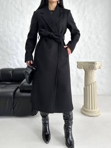 Manteau trench noir élégant à manches longues, col à revers, ceinture, longueur midi, coupe-vent, pour l'automne - Product Image 5