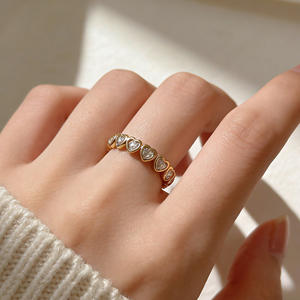 Anillos Cuadrados Geométricos de Acero Inoxidable con Incrustaciones de Cristales de Lujo Vintage a Prueba de Agua para Mujer - Product Image 4