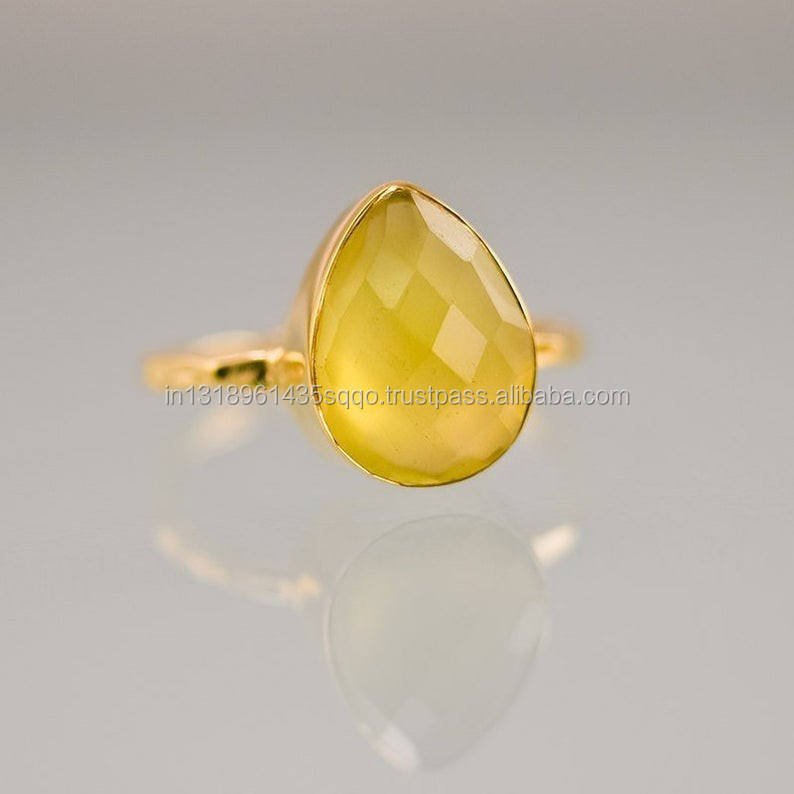 สีเหลือง