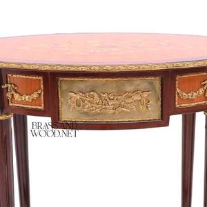 Table d'appoint ovale de luxe en acajou avec incrustation de marqueterie diamantée et accents en laiton doré orné pour une décoration de salon classique - Product Image 3