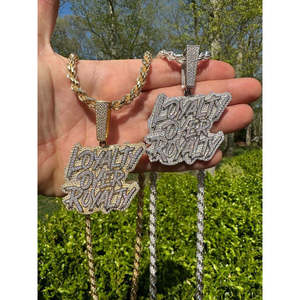 Pendentif personnalisé SHREYA DIAM en moissanite taille brillant, serti griffes, en argent 925 plaqué or, style hip-hop, breloque unisexe - Product Image 2