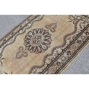 Tapis turc Vintage de 5.5x8.7 pieds, beige, marron, rectangulaire classique, patchwork, design en laine polyester latex pour couloir de salon - Product Image 5