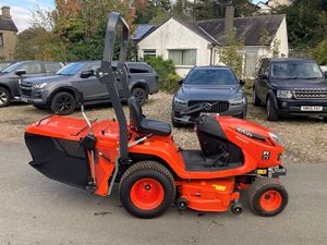 รถตัดหญ้าแบบนั่งขับ Kubota GR2120 เครื่องยนต์ดีเซล 21 แรงม้า ระบบขับเคลื่อนไฮโดรสแตติก รถแทรกเตอร์สำหรับสวน ใบมีดตัดหญ้าประสิทธิภาพสูง - Product Image 5