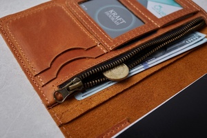 Organisé lors de vos déplacements grâce à notre organisateur de portefeuille en cuir de qualité supérieure pour cahiers A4 et A5 LPA-0020 - Product Image 4