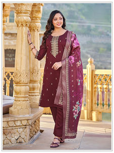 ชุดสلوار คามีซ ผ้าไหมกัตฮวาล สำหรับผู้หญิง แบบดั้งเดิม พร้อมงานปักและประดับเลื่อมอย่างสวยงาม เหมาะสำหรับทุกฤดูกาล - Product Image 4