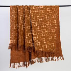 Manta de sofá decorativa personalizada con estampado de bloques florales hechos a mano de algodón orgánico - Product Image 4