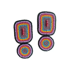 Boucles d'oreilles brodées de perles à la mode faites à la main au design multicolore fantaisie pour filles élégantes et femmes à la mode - Product Image 3