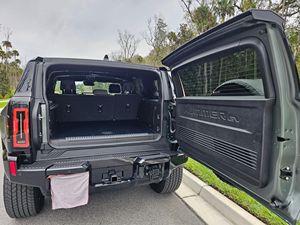 SUV électrique haute performance 830HP AWD 4x4 tout-terrain EV vert mat de luxe 2024 à vendre - Product Image 3