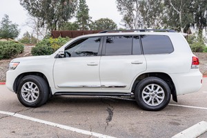 Toyota Land Cruiser 2021 Usado Premium, Motor V8 de 5.7 Litros, 4x4 - Product Image 2