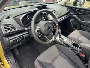 Nuevo Crosstrek Premium AWD 2024 Amarillo con Volante a la Izquierda, Asientos de Cuero Oscuro, Sistema de Navegación, Arranque Remoto, Techo Solar y Android - Product Image 2