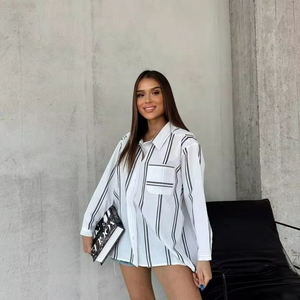 Camisa Blusa de Mujer Oversize Casual de Manga Larga con Volantes, Tejida, Talla Única, con Botones, Blanca, Estilo Urbano Primavera Verano - Product Image 1