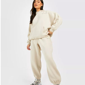 Conjunto de chándal con capucha y eslogan de texto para mujer de 2 piezas de longitud completa Conjunto de Jogger de lana y pantalones de chándal transpirables - Product Image 1