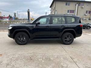 TOYOTA LANDCRUISER LC 300 GR SPORT 2023 - Product Image 5